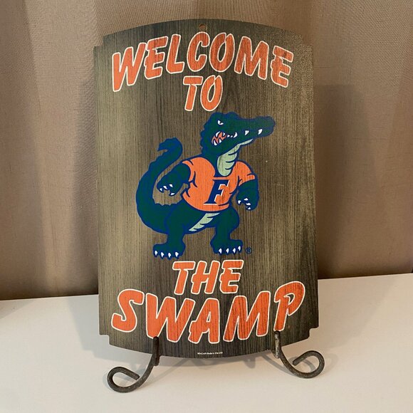 University of Florida Gators "Welcome‎ to The Swamp" Wood Sign 12x8 - Picture 1 of 3